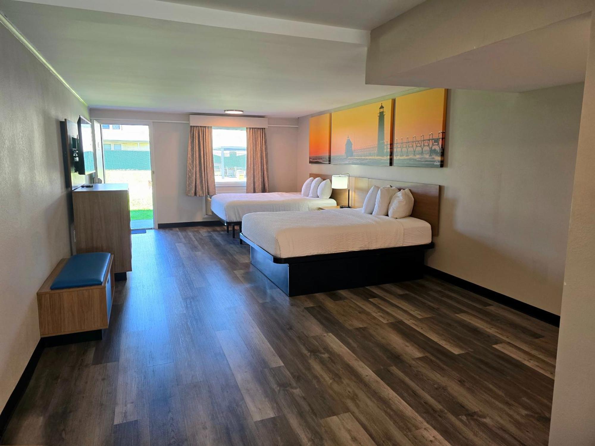 Days Inn And Suites By Wyndham Port Huron Exterior photo
